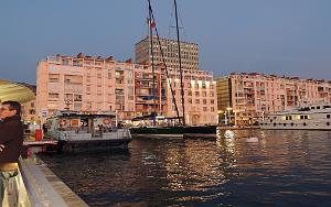 2025 11 28 TOULON EN SOIREE -  LE PORT ET ILLUMINATIONS VILLE (17)